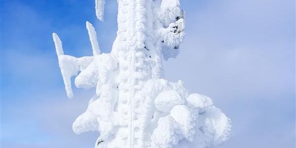 Winter_Schnee_Mobilfunk_Mast_Techniker