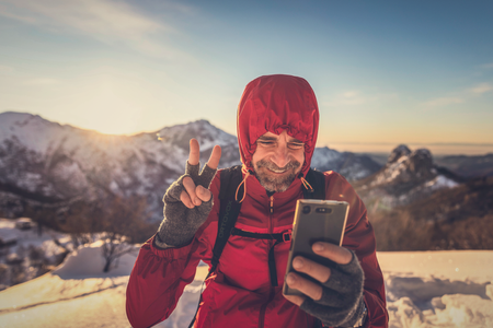 Mit dem Handy den Urlaub im Ausland genießen: Vodafone bietet 5G-Roaming jetzt in 93 Ländern.