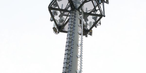 Solar_Mobilfunk-Mast_Station_Antenne