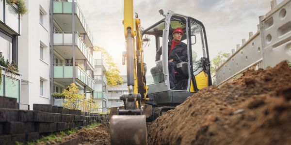 Netzausbau_Glasfaser_Baustelle_Bagger
