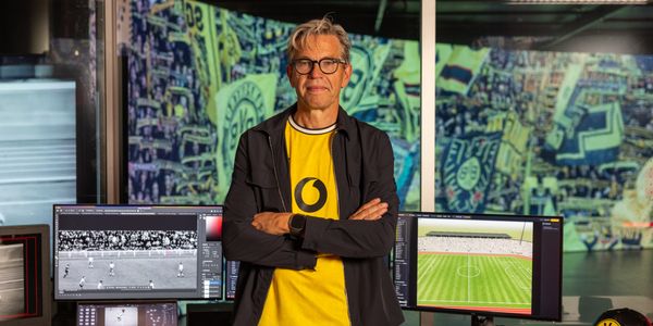 Vodafone CEO Marcel de Groot im KI-Studio am Vodafone Campus_BVB